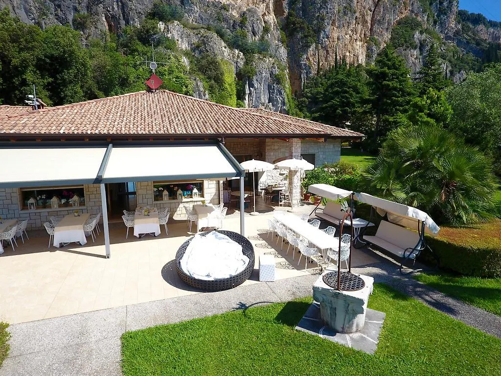 Torre Degli Ulivi Bed & Breakfast Tignale